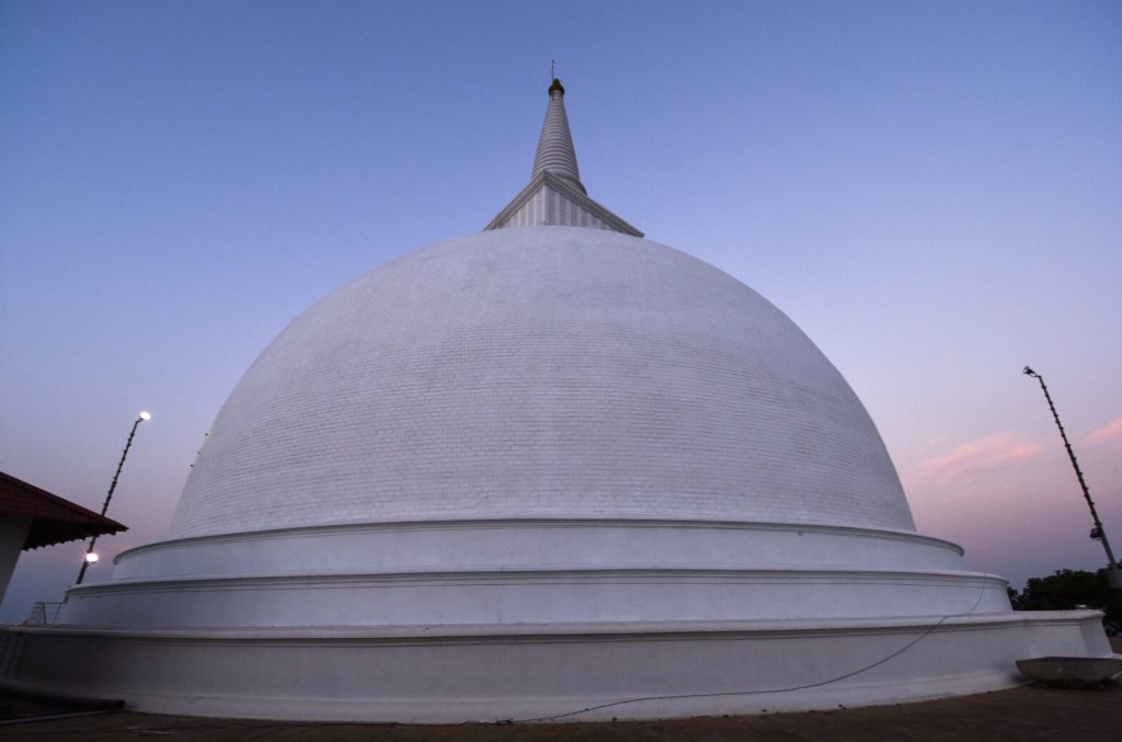 Die große Stupa von Mihintale