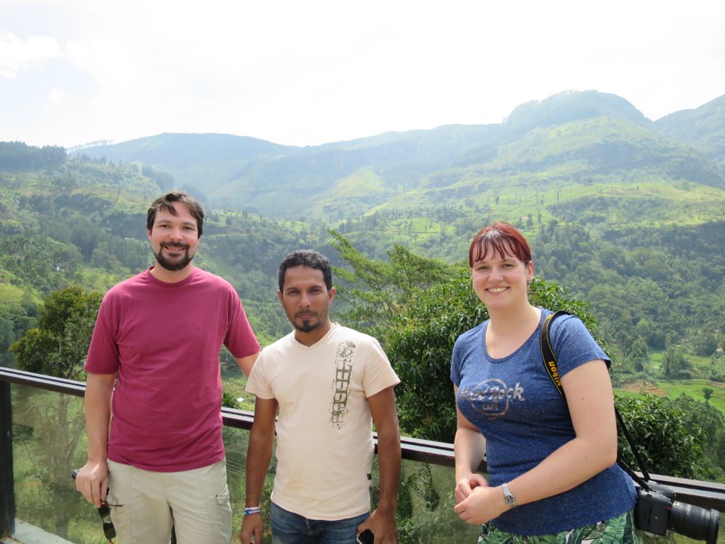 Supun mit der Kiwi Crew im srilankischen Hochland