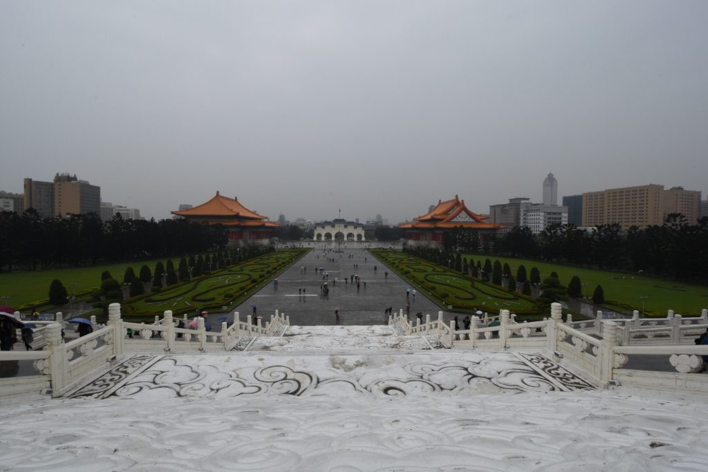 Blick von der Chaing Kai Shek Memorial Hall auf das umliegende Areal